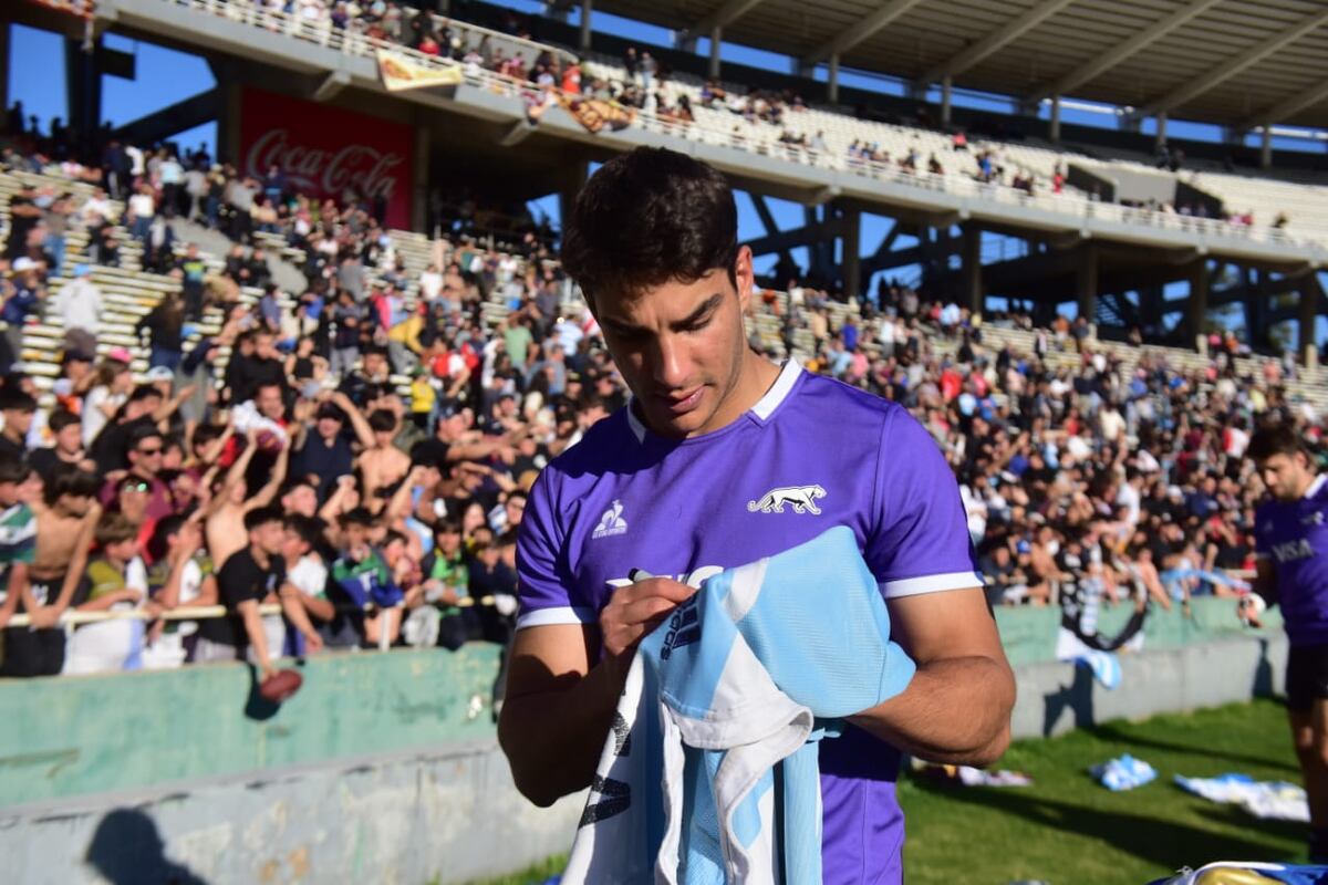 Entrenamiento abierto de Los Pumas en el Kempes. (José Gabriel Hernández / La Voz).
