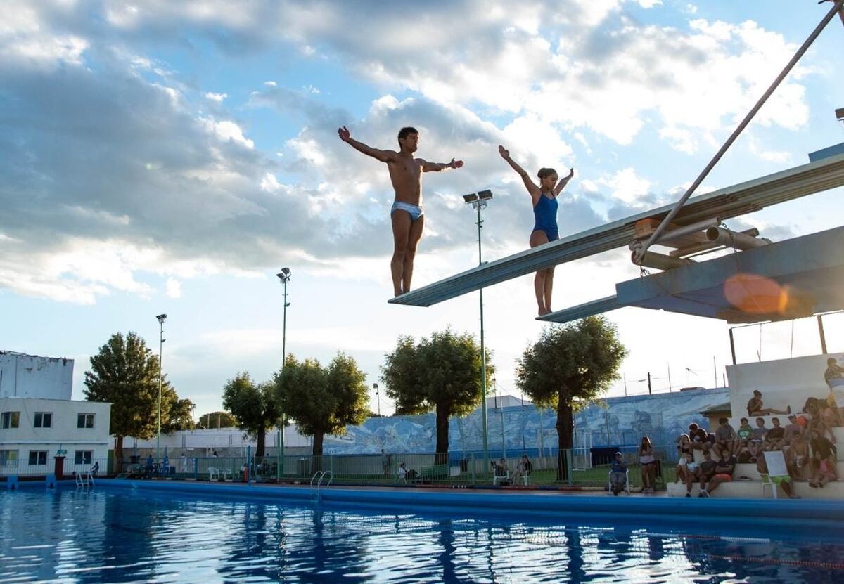 Este miércoles comienza el 37° Campeonato Argentino de saltos ornamentales, que se extenderá hasta el viernes 3 de febrero en el club Municipalidad de barrio Alta Córdoba. (Prensa Municipalidad)