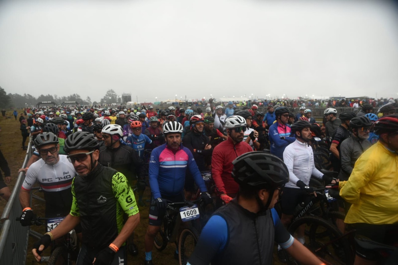 Desafío Río Pinto, día2. La competencia más convocante de MTB a nivel continental, con una inscripción de 5500 participantes, un récord histórico. (La Voz)