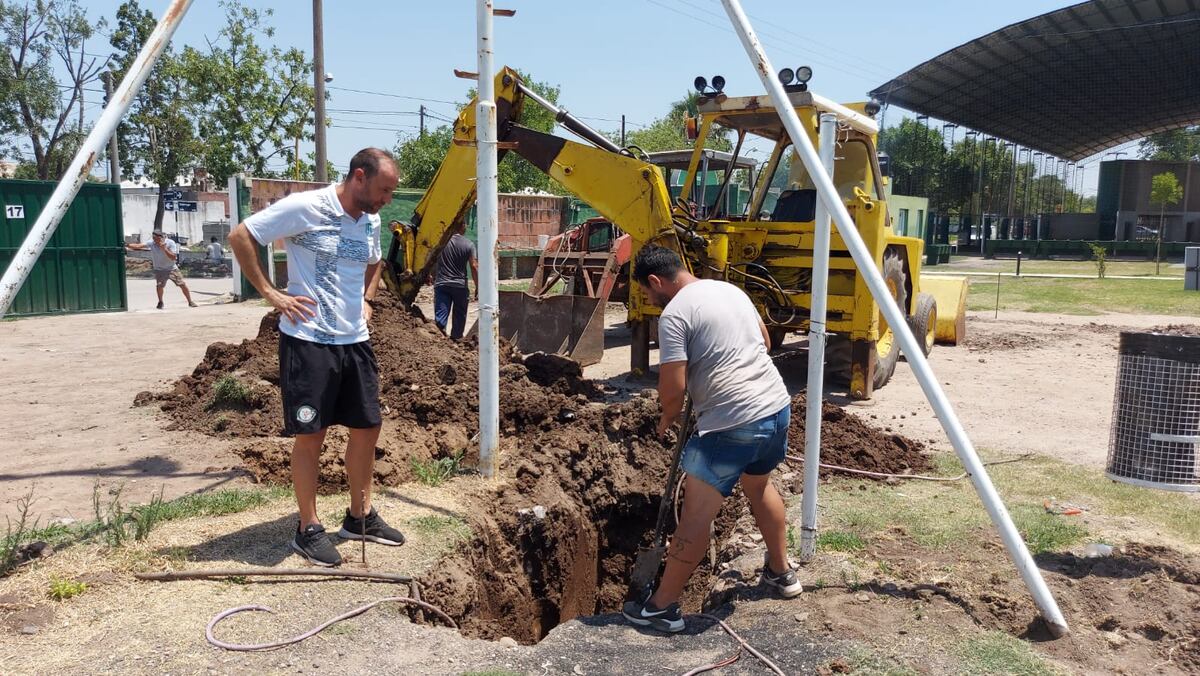 El presidente Aróstegui supervisando distintas obras en el club. Otra de sus grandes obsesiones. (Gentileza Prensa Sportivo Belgrano de San Francisco)