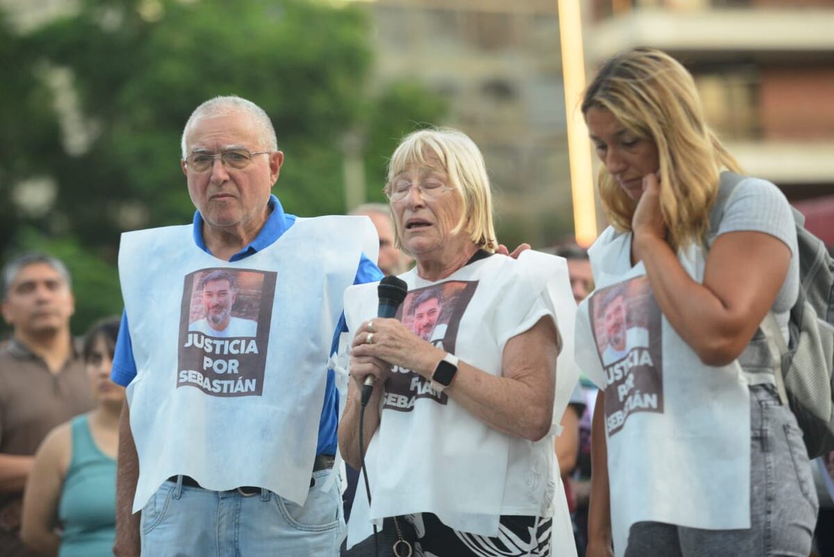 Marcha en el centro de Córdoba por Sebastián Villarreal. (Javier Ferreyra / La Voz)