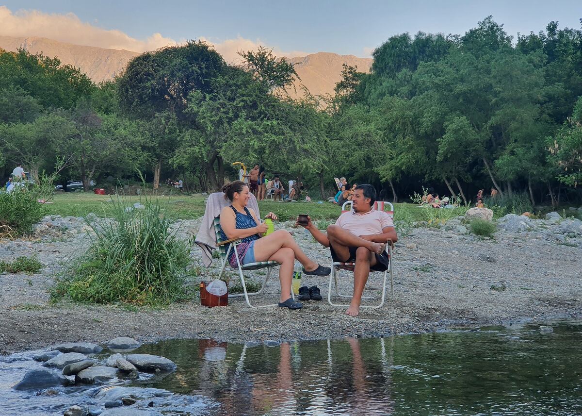 Río y montaña. en Luyaba (La Voz)