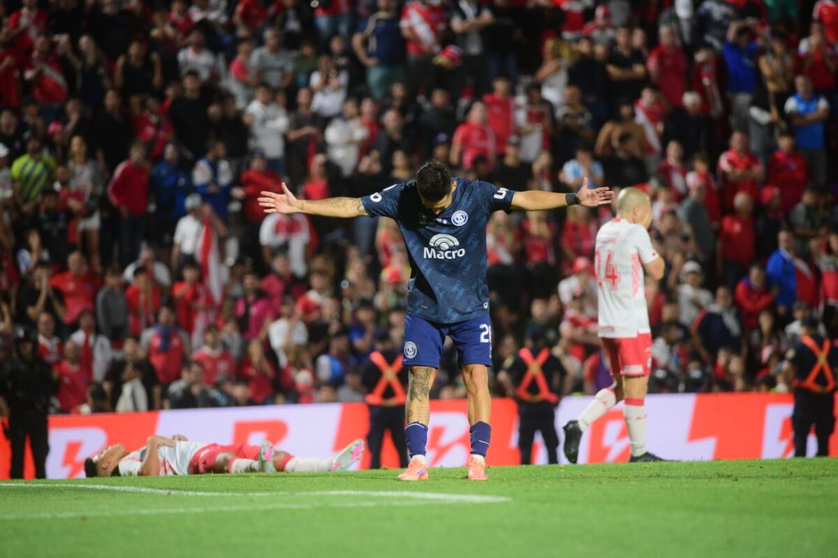 Independiente Rivadavia y Argentinos se enfrentaron en la cancha de Instituto por la final de la Copa Argentina. (Javier Ferreyra / La Voz)