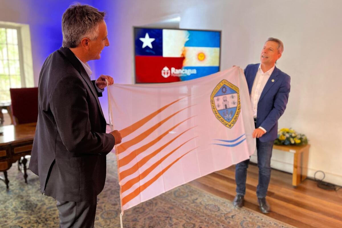 El intendente de San Francisco, Damián Bernarte junto al alcalde de Rancagua, Raimundo Agliati.