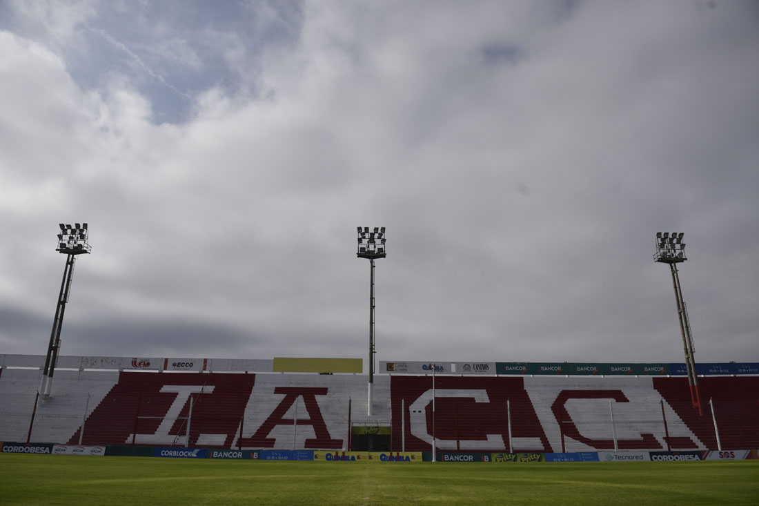 Las torres que dan a la calle Sucre tienen los días contados ( Ramiro Pereyra/ La Voz)