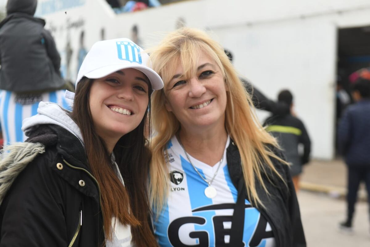 Cara 'e Cancha de Racing en la previa del partido con Ferro. (Ramiro Pereyra / La Voz)