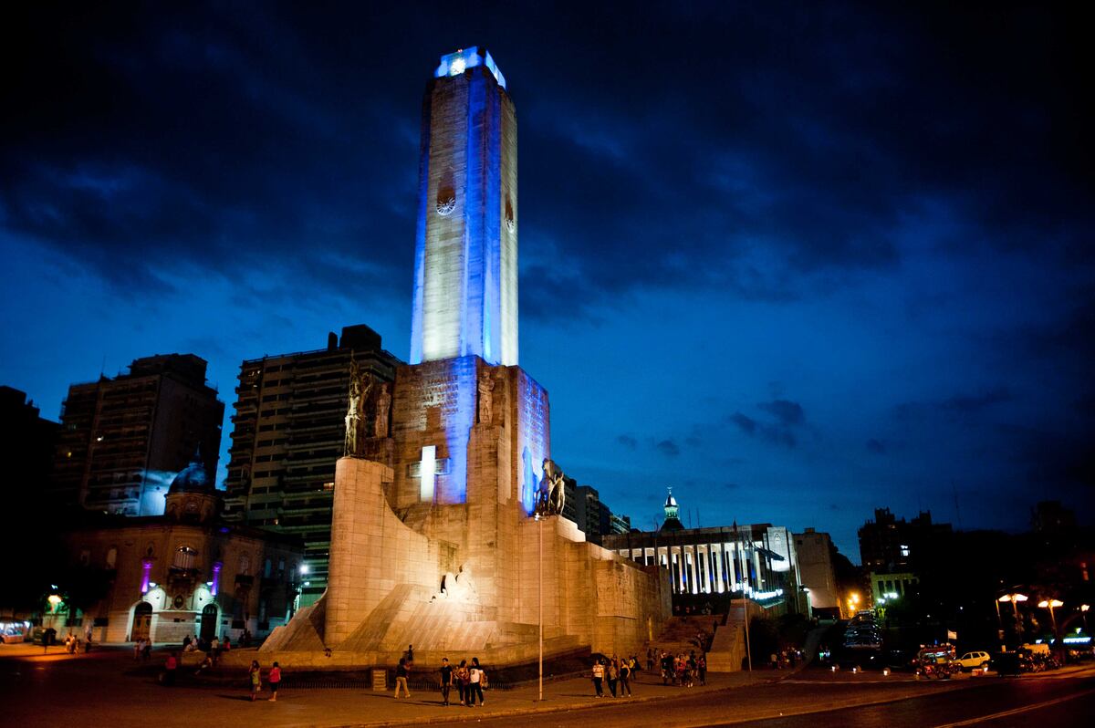 Además del Monumento a la Bandera, en Rosario se pueden recorrer circuitos temáticos vinculados con Messi y Di María. (Foto: Turismo Nación)