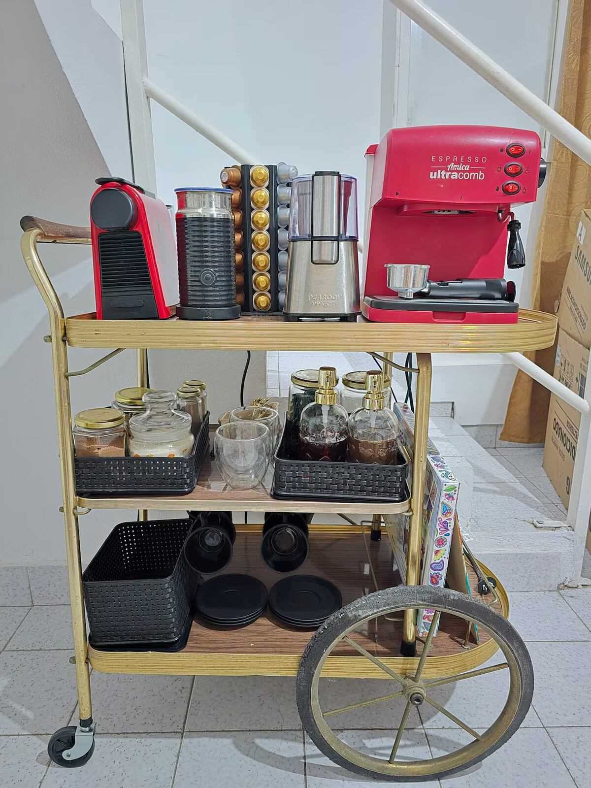 El carrito del café.