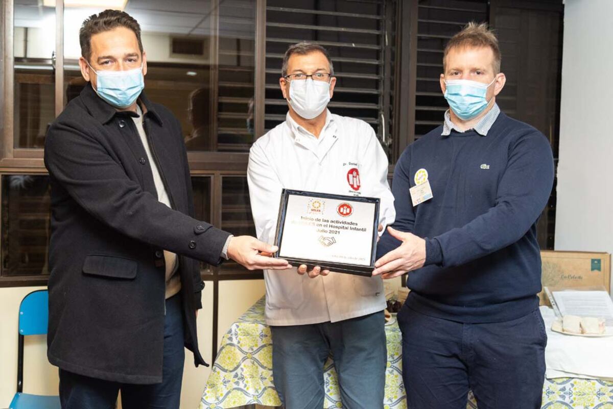 Ariel Aleksandroff, secretario de salud, Daniel Marín, director del hospital Infantil y Tomas Piro, presidente de Soles. (Secretaria de Salud - Municipalidad de Córdoba)