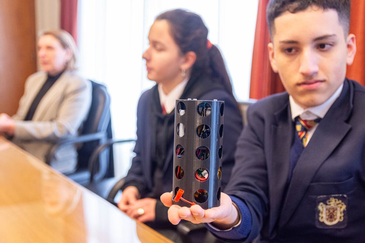 El grupo "Novationes” fue seleccionado entre los cinco ganadores de la competencia estudiantil CANSAT Argentina, organizada por Ministerio de Ciencia, Tecnología e Innovación (MINCyT) y Conae. (Universidad Nacional de Córdoba)
