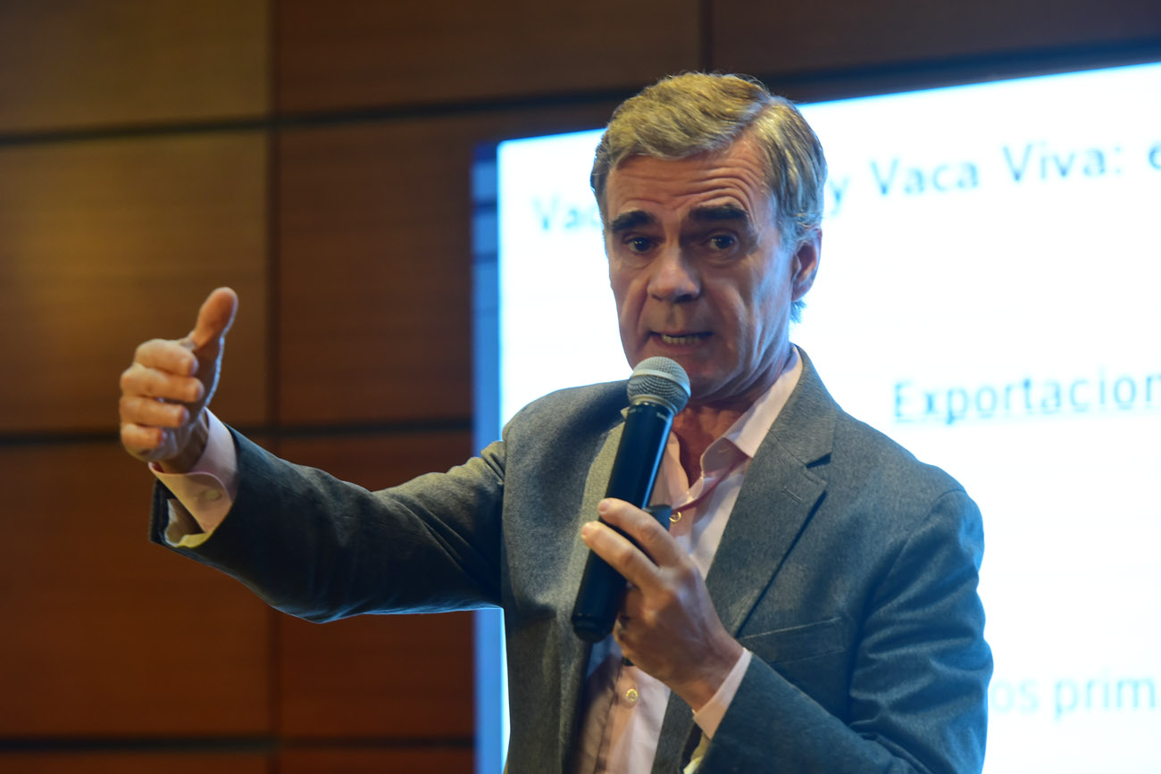 Marcelo Elizondo analizó la evolución del comercio internacional en las Jornadas de Agro y Actualidad en el Auditorio de La Voz. (Nicolás Bravo/La Voz)