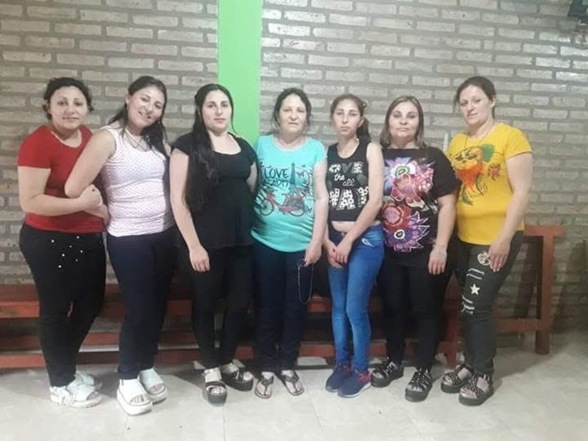 La familia de Silvia Fría: es la última, a la derecha. (Gentileza Camila Fría)