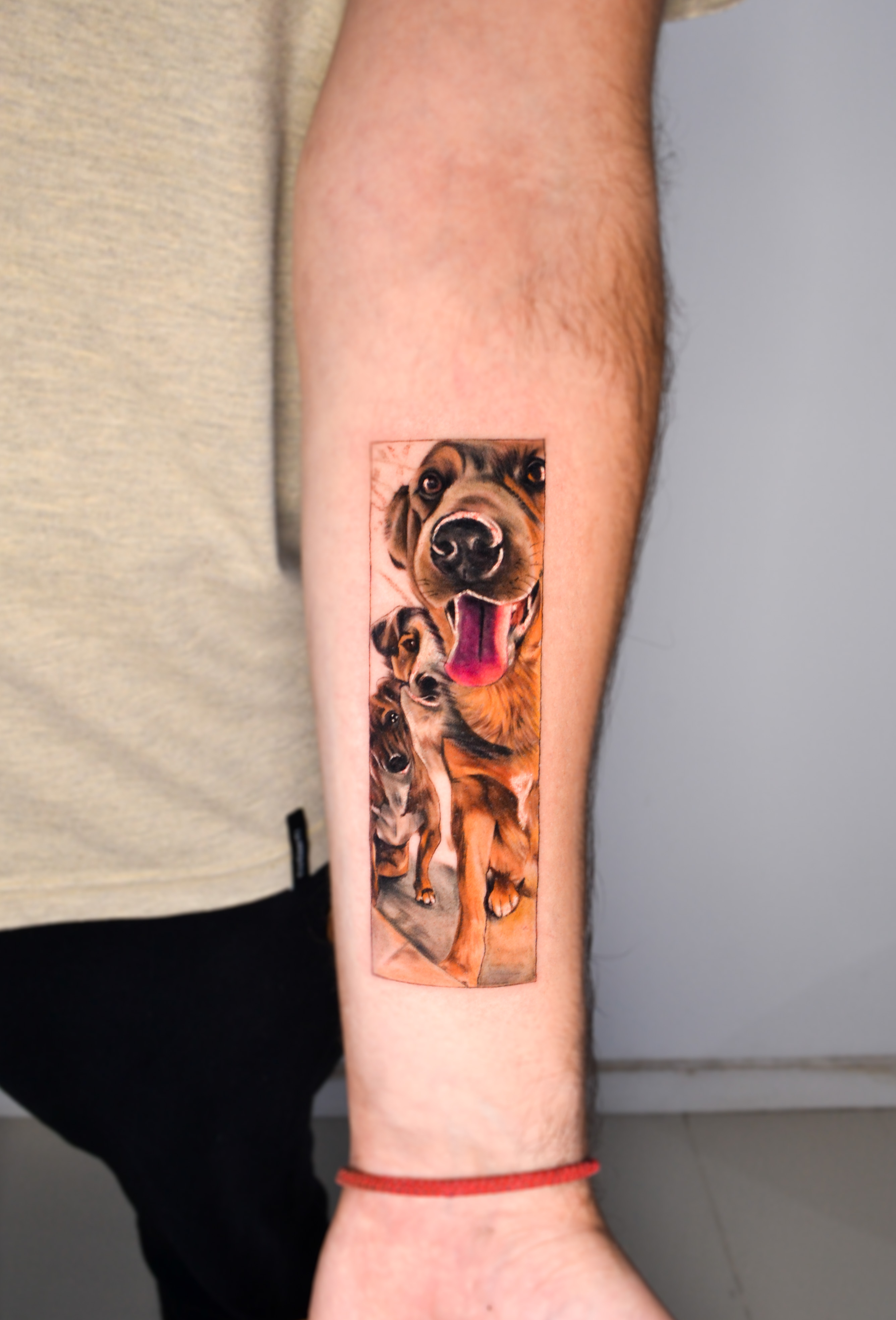 El trío más amoroso. Tatuaje realista de Tam Gallardo (Foto: @tamgallardo.tattoo)