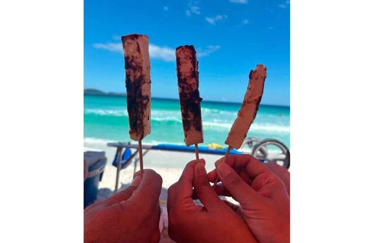 Florianópolis advirtió sobre la comida “ilegal” en la playa ante los casos de gastroenteritis. (Gentileza)
