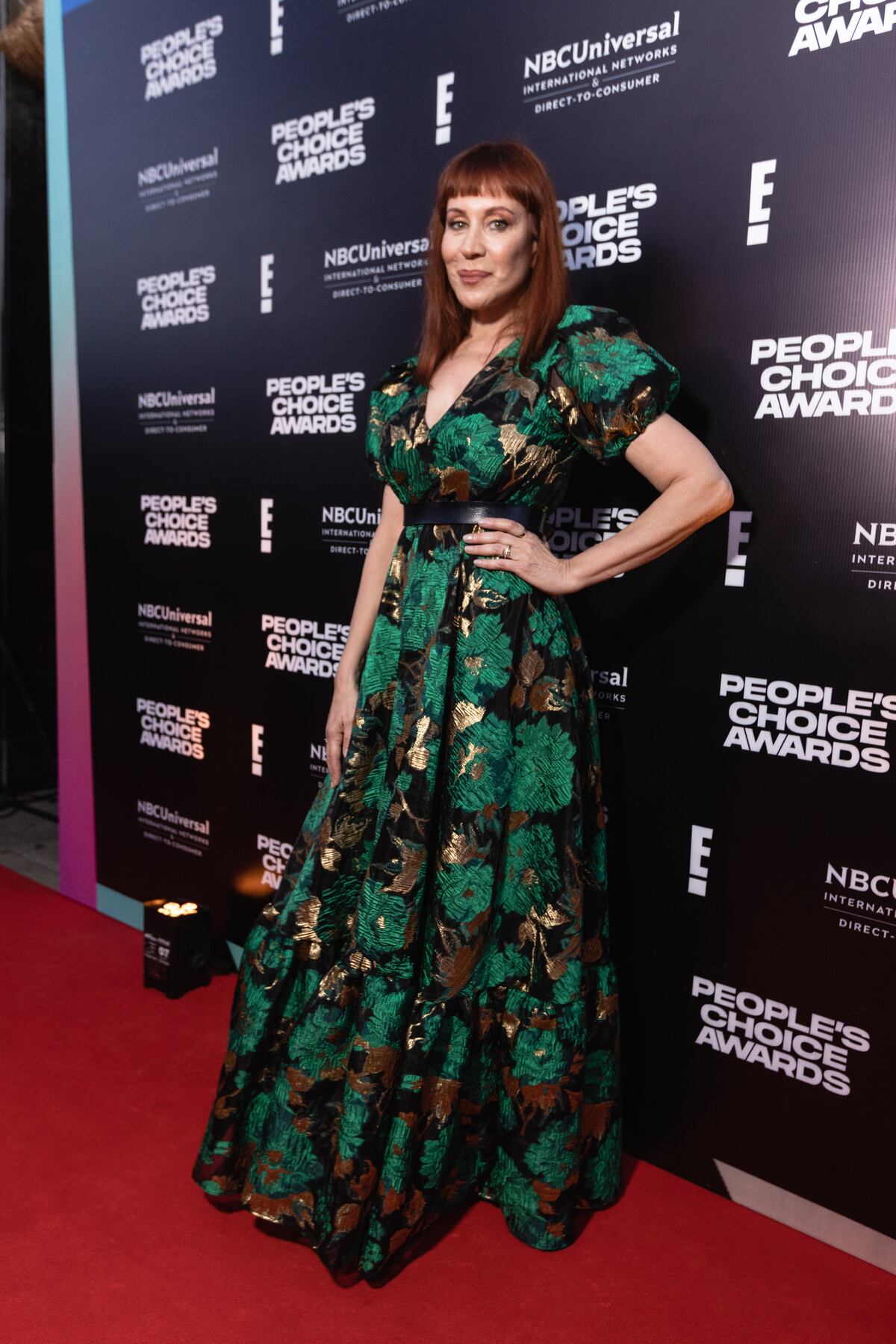 Matilda Blanco en la alfombra roja de la antesala a los People’s choice awards