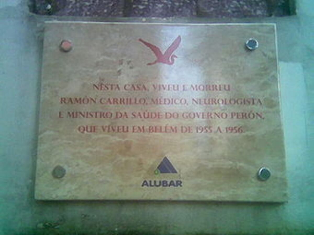 La placa en Belém que recuerda a Ramón Carrillo.