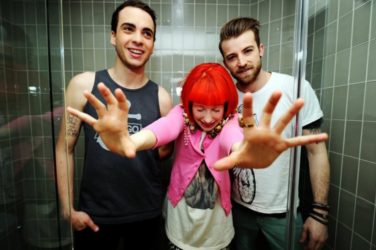 Paramore promocionando su disco homónimo.