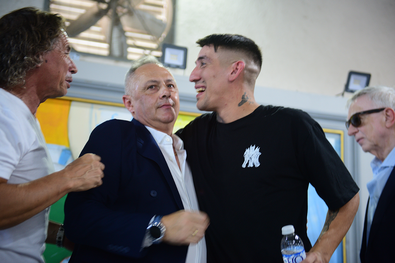 Ricardo Centurión fue presentado en Racing de Córdoba. (José Gabriel Hernández / La Voz)