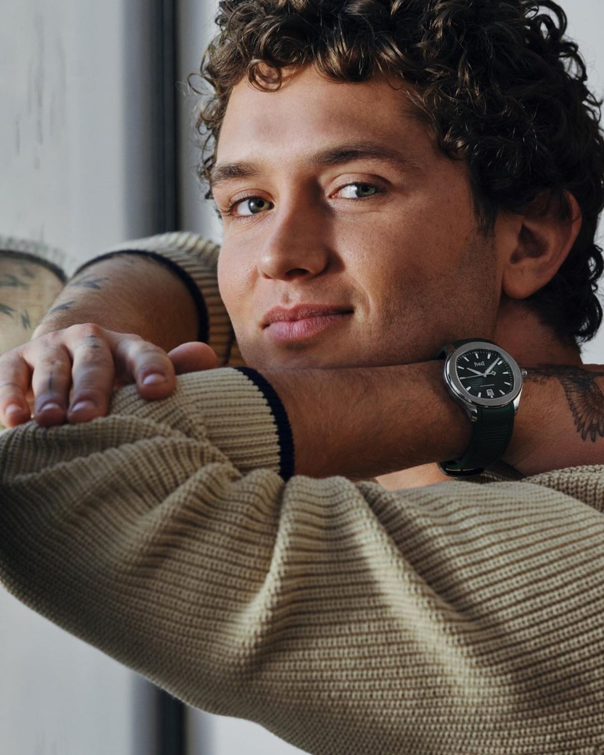 Raff Law, hijo de Jude Law, en una campaña para Piaget. (Instagram @rafflaw)