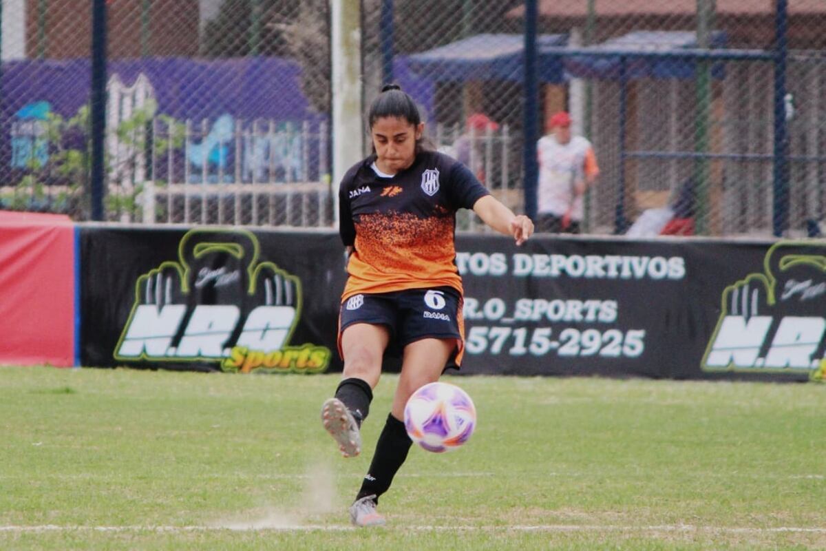 Guadalupe Lazos, jugadora de El Porvenir (Instagram)