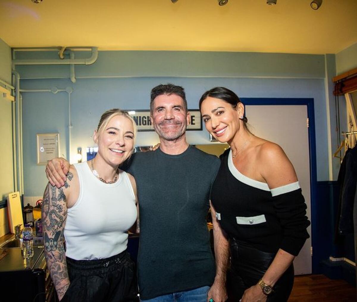 Lucy Spraggan con Simon Cowell, jurado de "The X Factor". (Instagram Lucy Spraggan)