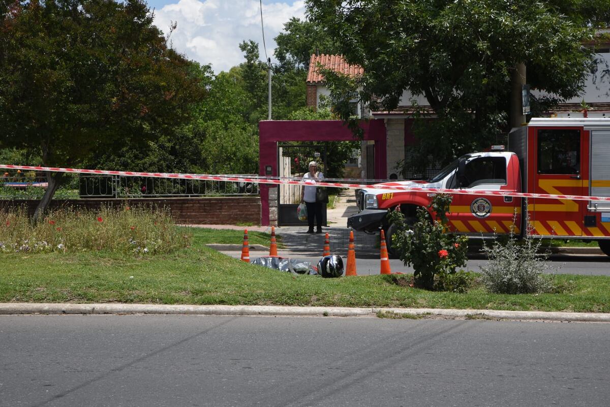 Siniestro vial fatal en la ruta 38, a la altura de Villa Giardino, con un motociclista muerto. (La Voz)