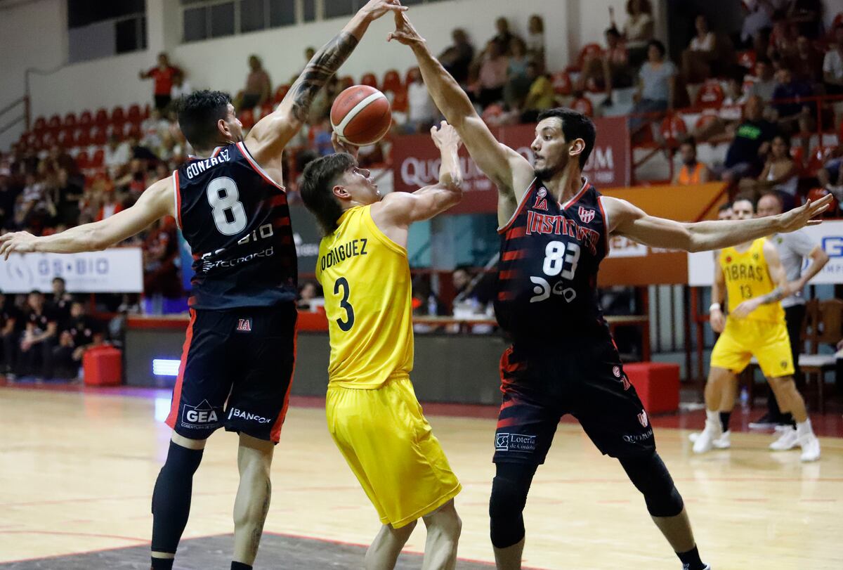 Joaquín Rodríguez fue la figura de Obras, el único equipo que venció a Instituto en el Sandrín esta temporada. (Prensa Instituto)