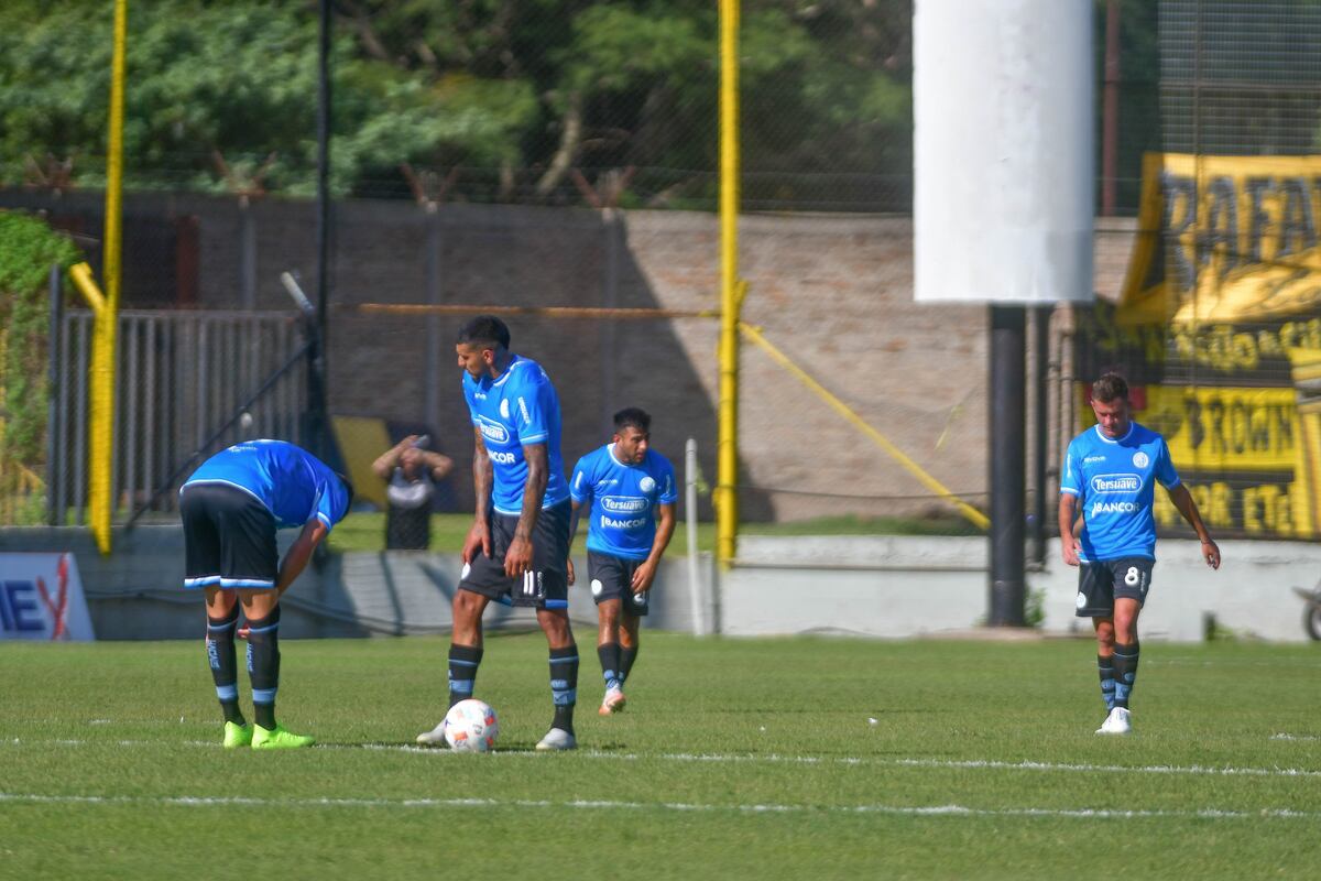 Belgrano sufrió una nueva derrota en Isidro Casanova. (Federico López Claro)