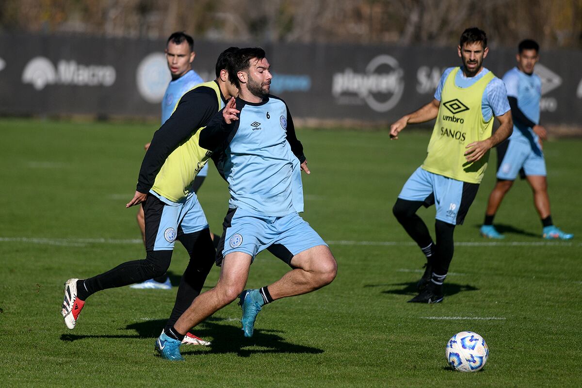 Belgrano entrena en el Predio Armando Pérez en Villa Esquiú. (Ramiro Pereyra / La Voz)