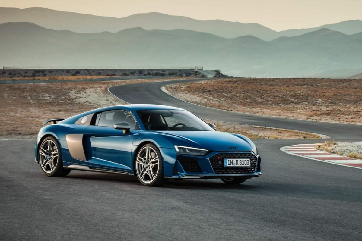 Audi R8.