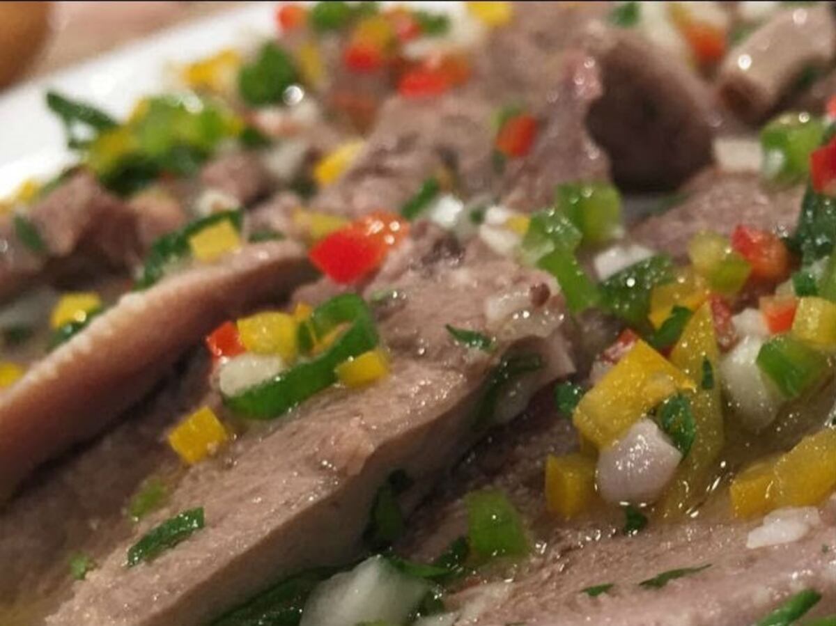 Lengua a la vinagreta, otro plato navideño muy esperado.