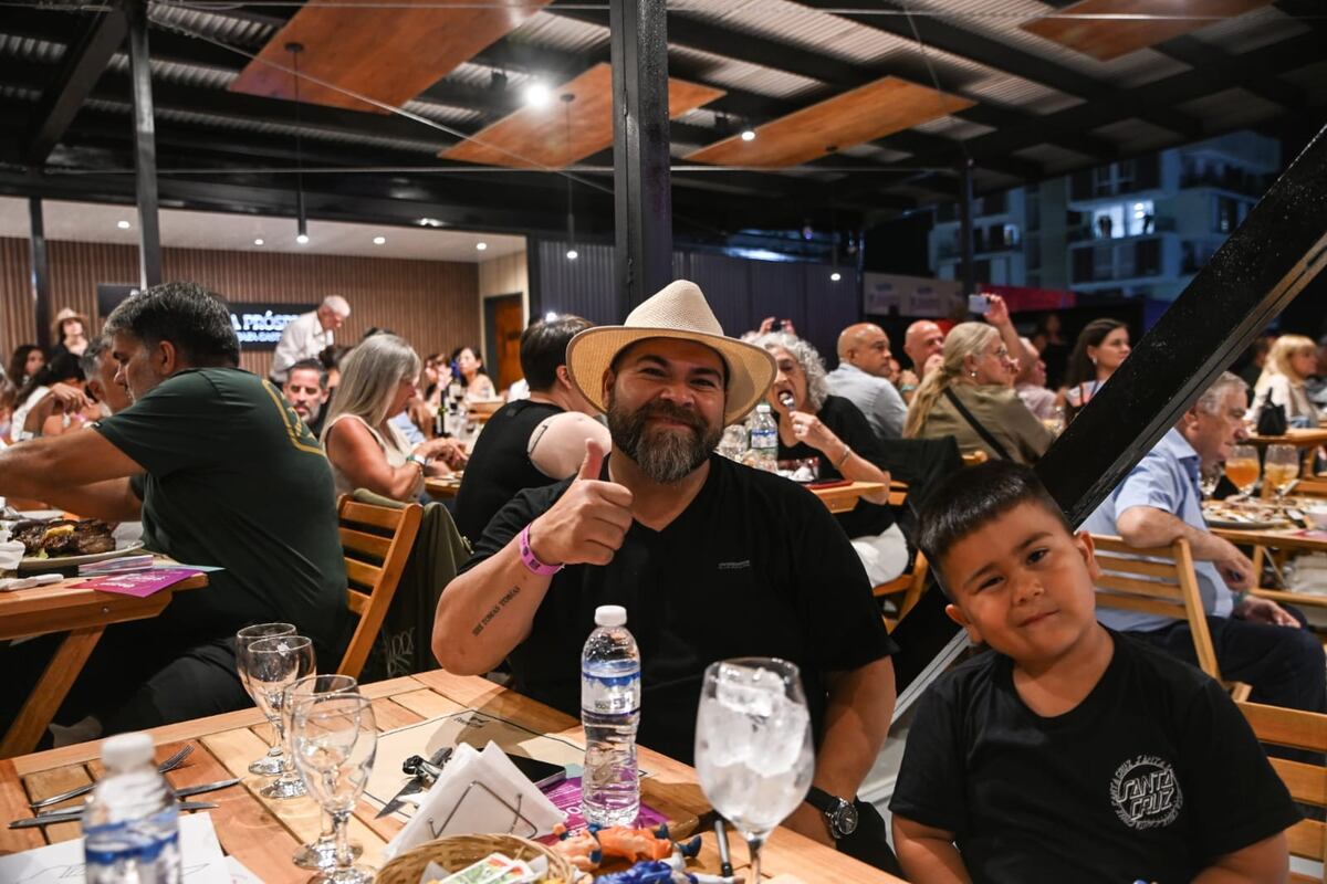 Cosquín 2026, sexta luna: Juan Fuentes y su familia en La Próspero (Carlos Romero / LVI)