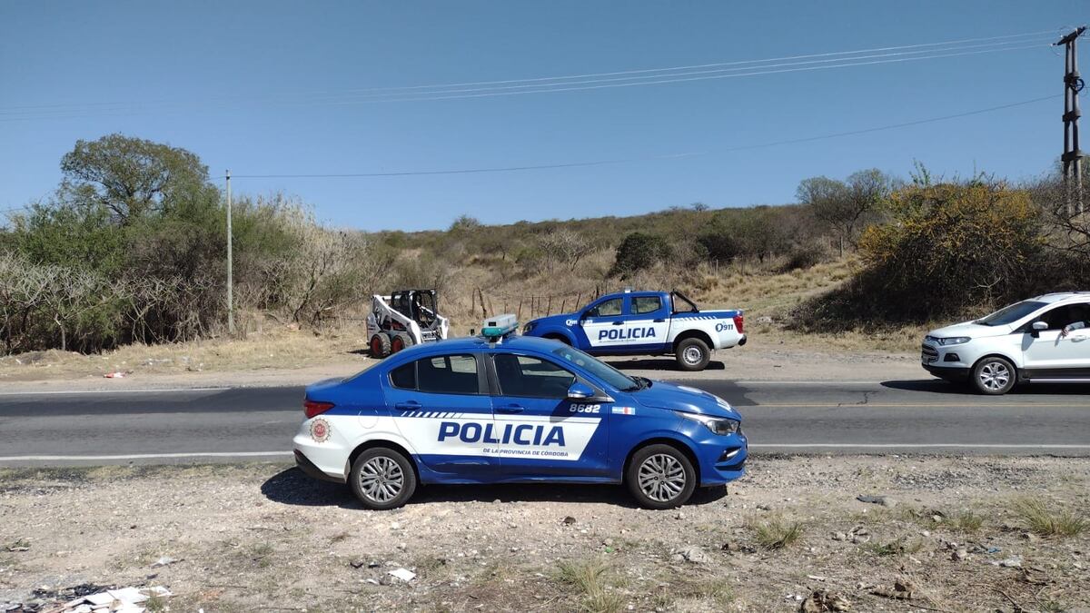 Al lugar llegó la Policía alertada por los trabajadores municipales. (El Diario)