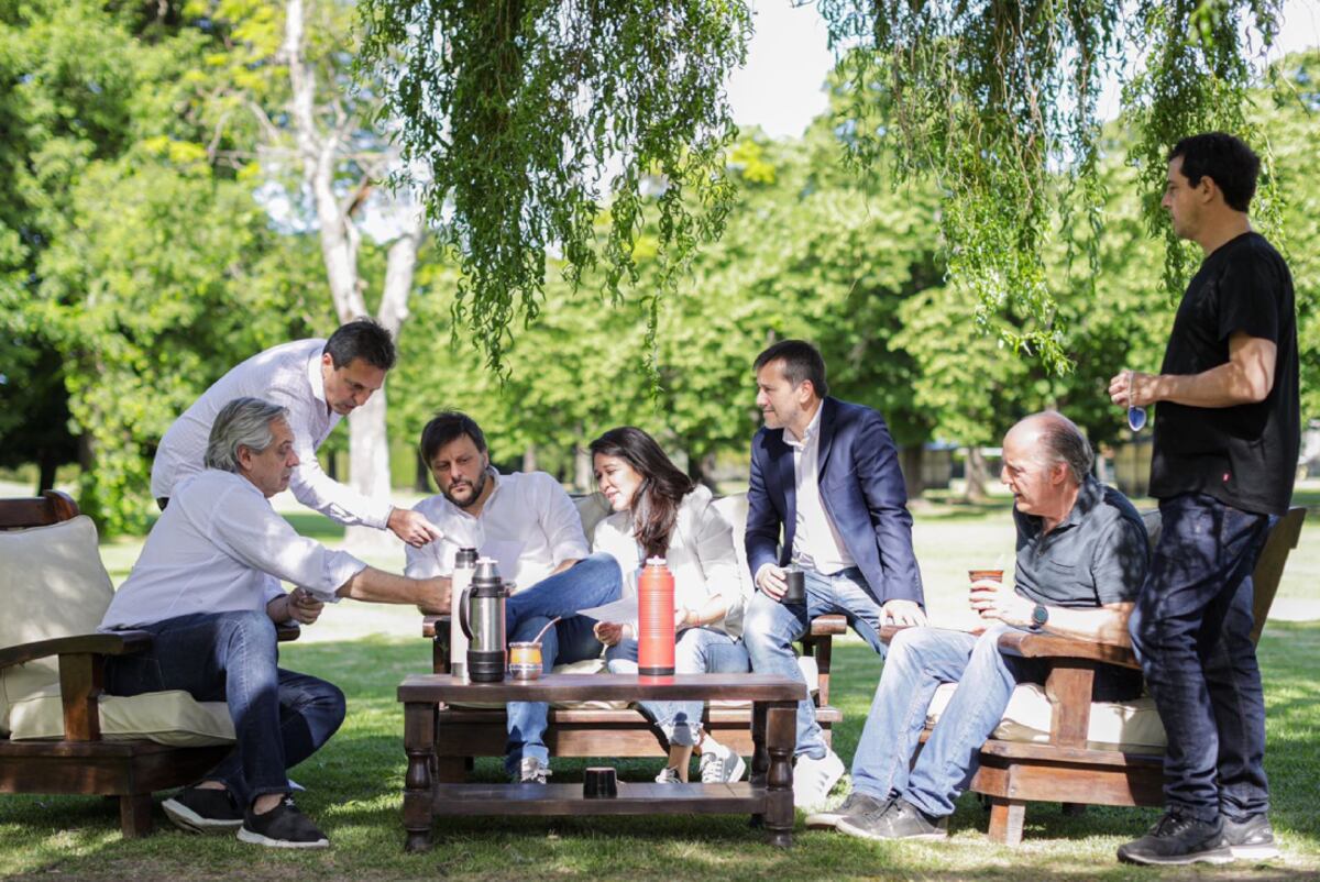 Alberto Fernández recibió a dirigentes y candidatos del Frente de Todos en Olivos. (Foto / Presidencia)
