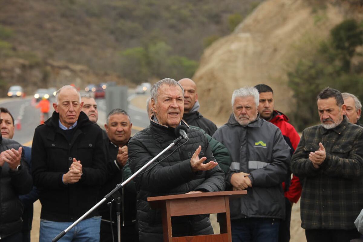 Schiaretti en la recorrida por la autovía ruta 5, este martes, (Gobierno de Córdoba)