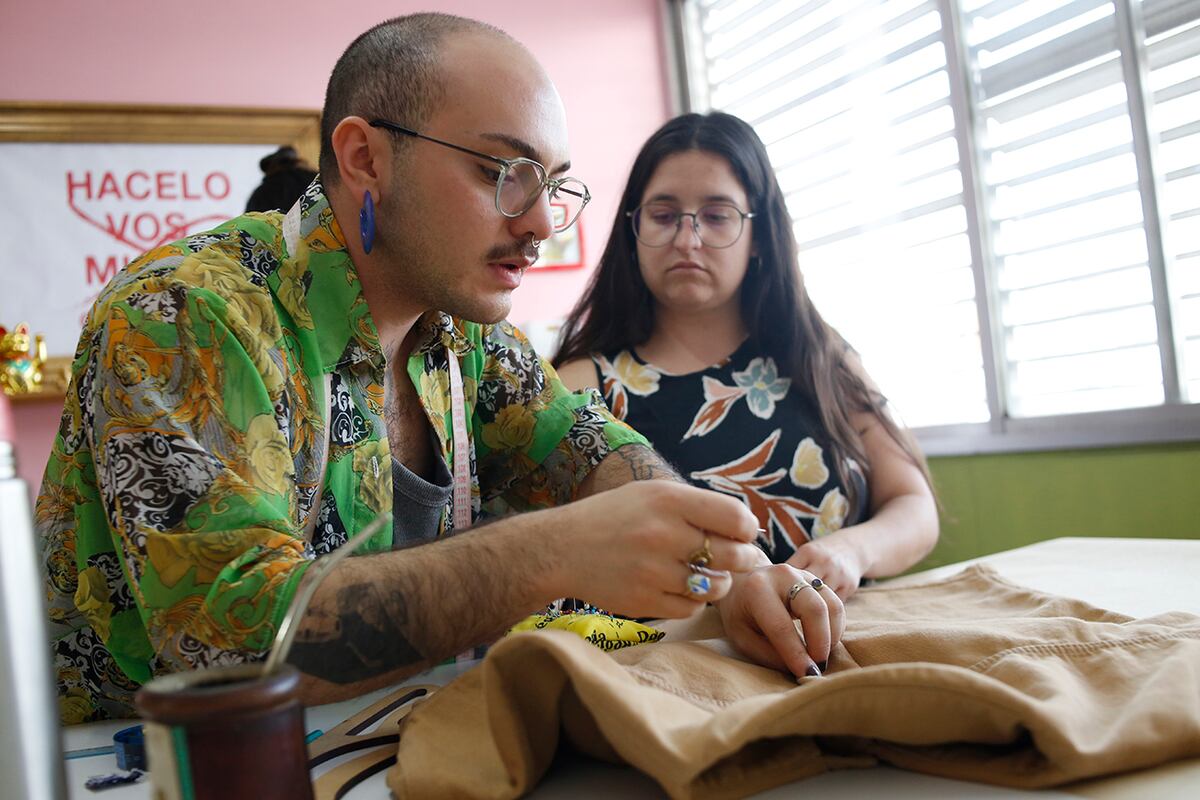 Alumnos y alumnas describen asistir al taller como una experiencia transformadora. (La Voz)
