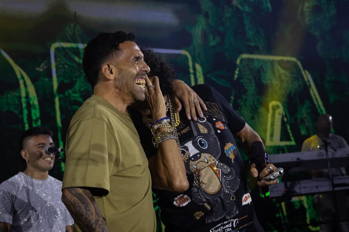 Carlos Tévez en el Baile más grande del Universo en el Estadio Único Diego Armando Maradona (Instagram de La Mona Jiménez)