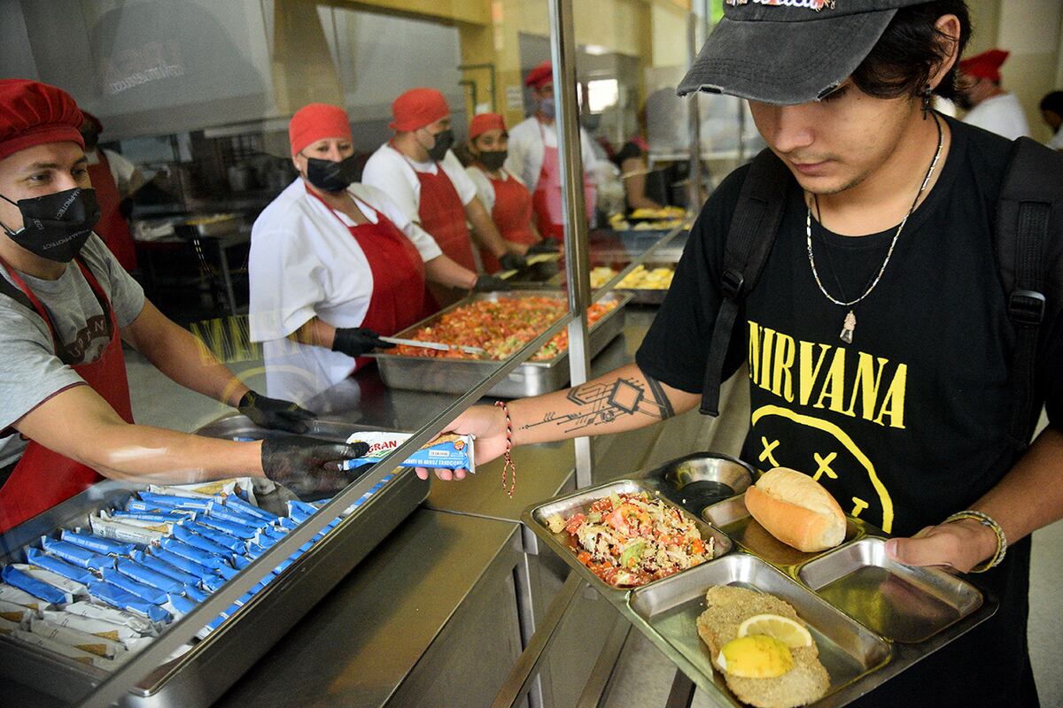 Reabrió el Comedor Universitario de la UNC. (Pedro Castillo / La Voz)