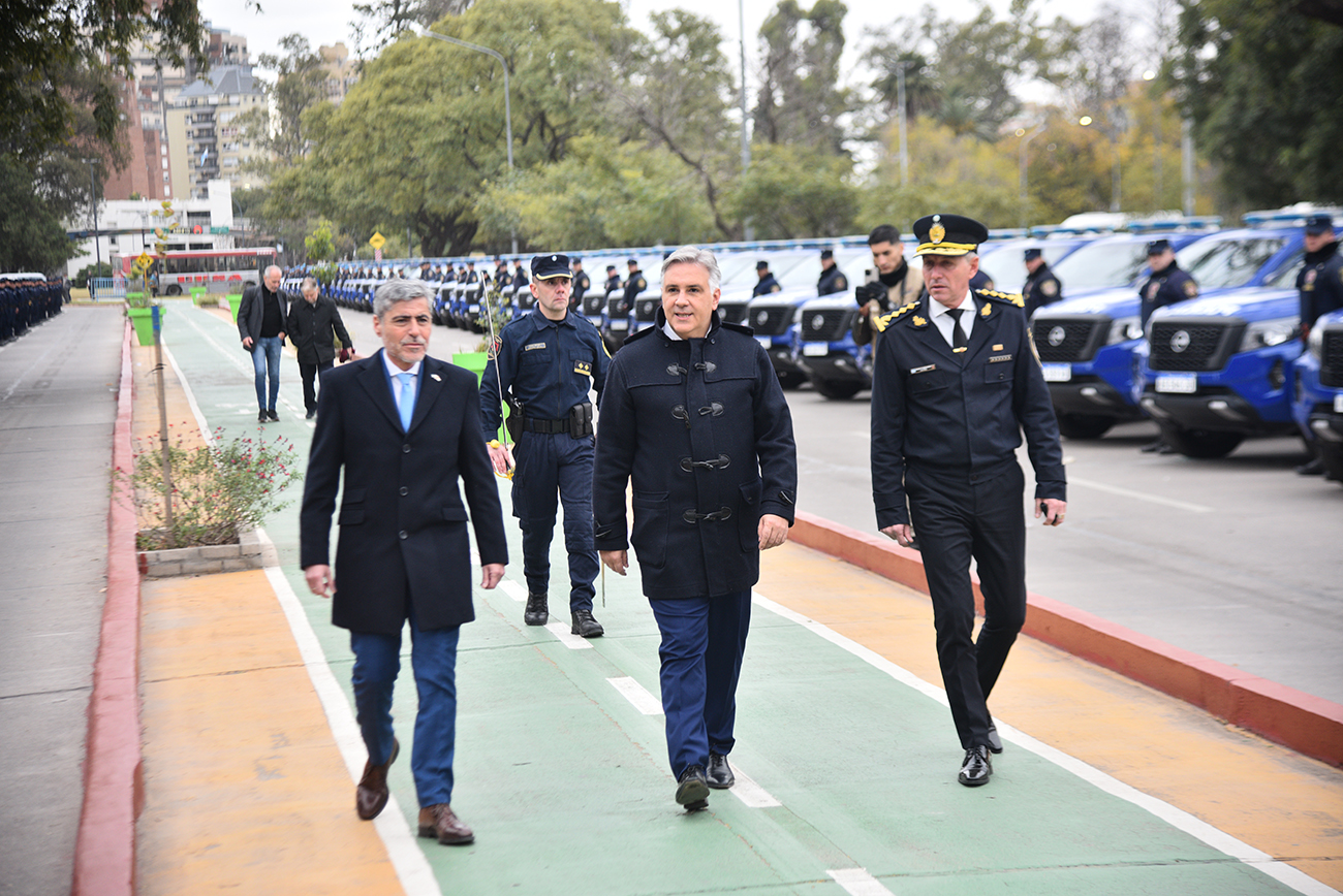 El gobernador Martín Llaryora preside la presentación de nuevos móviles para la Policía de Córdoba.
Juan Pablo Quinteros ministro de Seguridad
Comisario general Leonardo Gutiérrez (Pedro Castillo / La Voz)