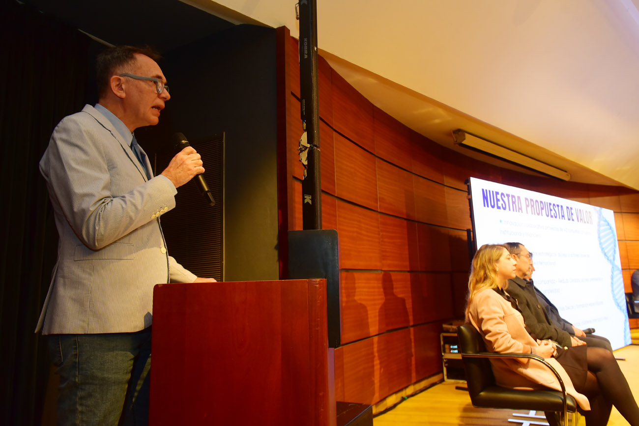 Guillermo Conde Vitale, gerente de Ventas de La Voz, destacó el rol del diario como media partner del Congreso de Biotecnología, organizado por la UCC. (Nicolás Bravo / La Voz)