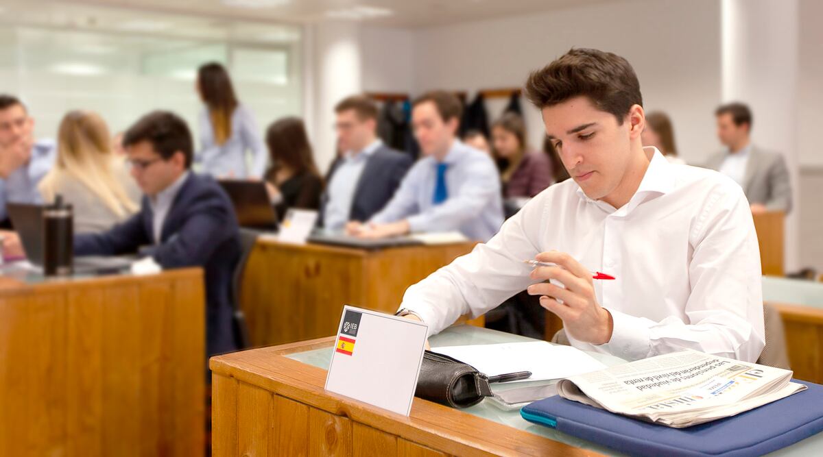 Los jóvenes buscan fortalecer su perfil laboral a poco de egresar de su carrera de grado. (IEB)