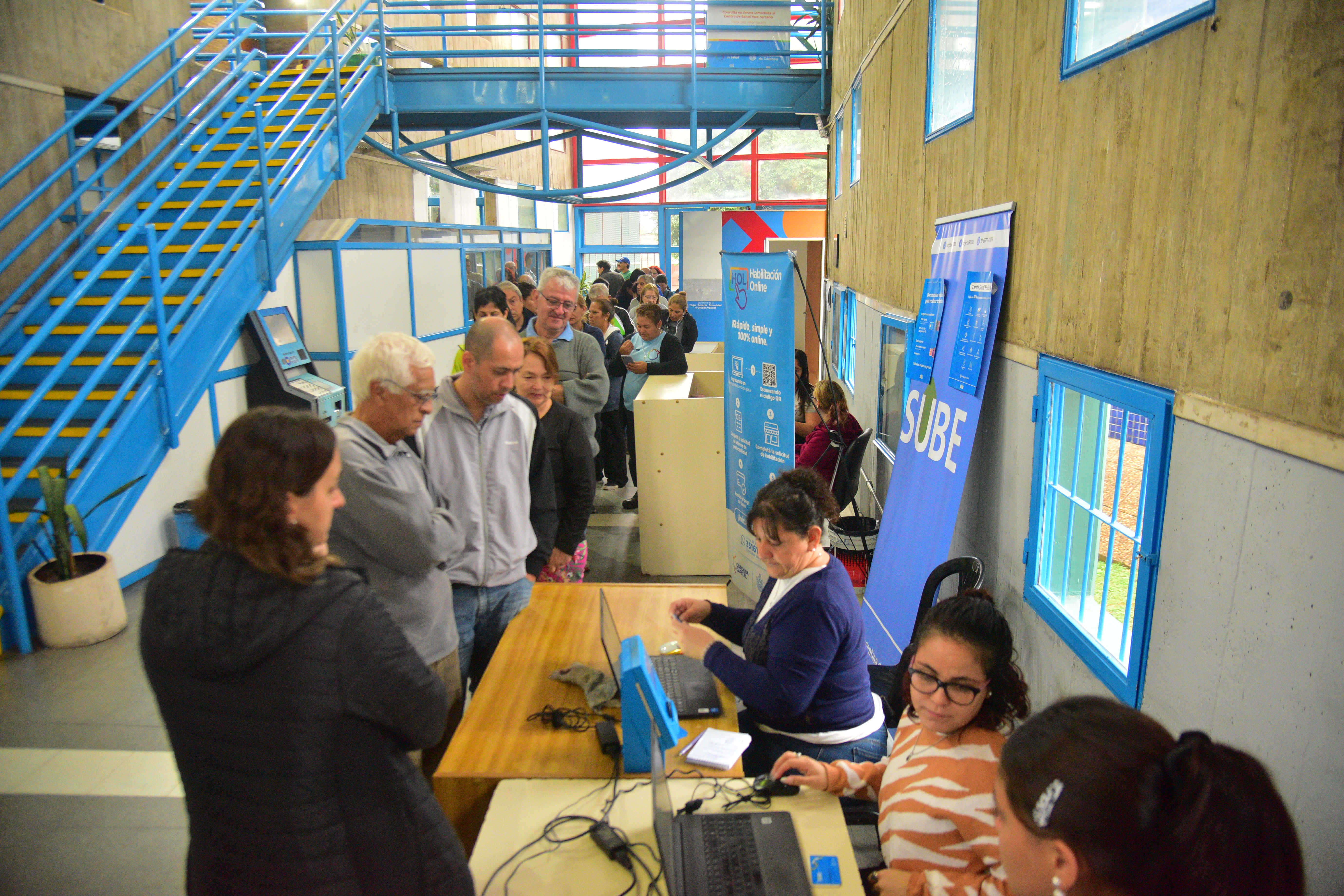 Córdoba. En el CPC de Centro América comenzaron a entregar la tarjeta Sube.(Pedro Castillo / La Voz)