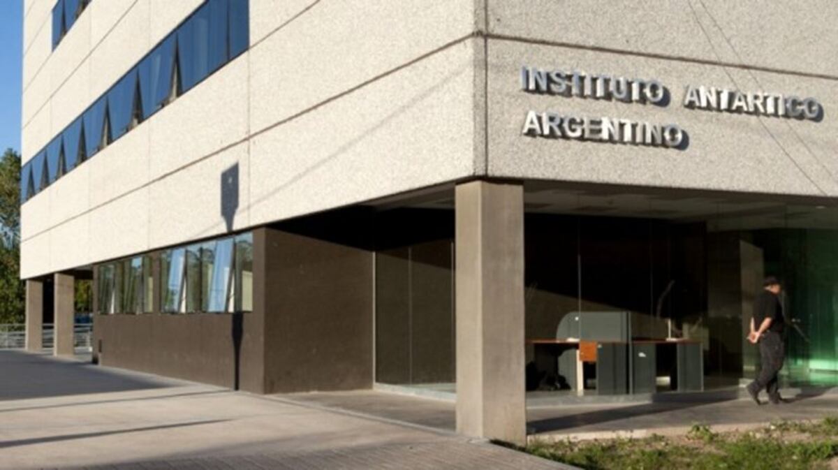 Instituto Antártico Argentino, en su aniversario 69