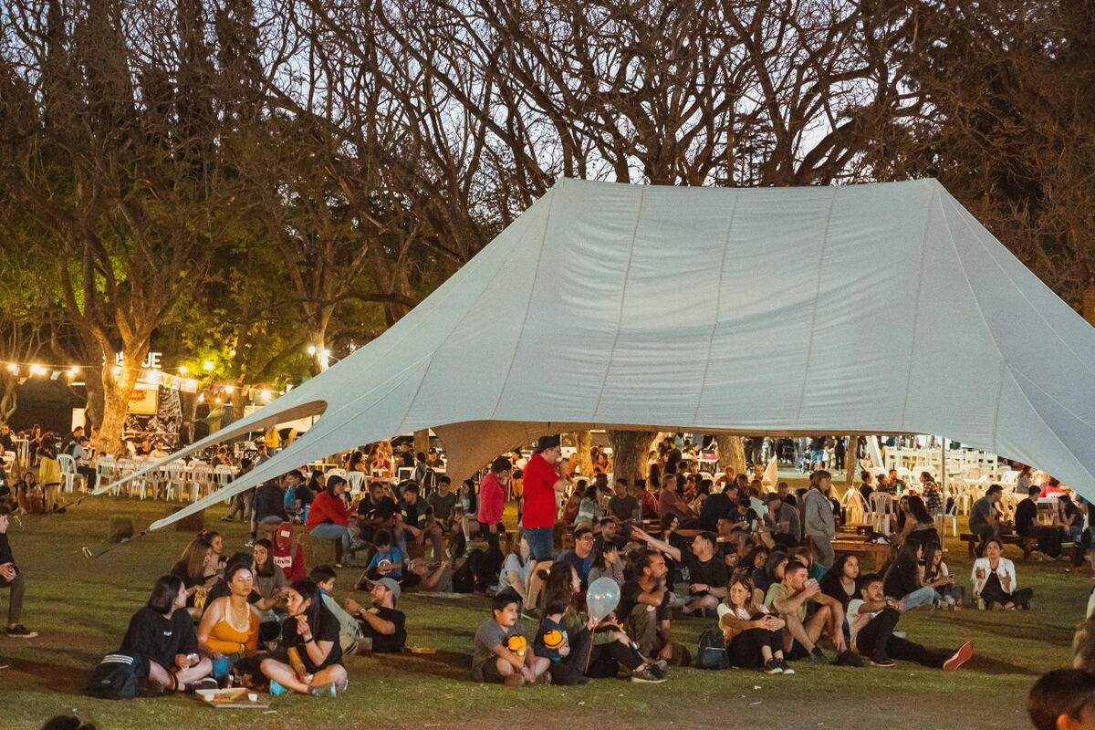 Beertrucks y foodtrucks ofrecen una amplia variedad de sabores para todos los gustos.