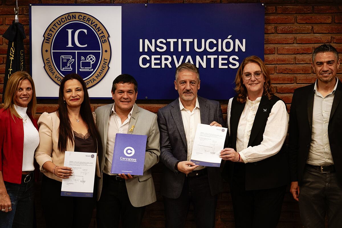 Cervantes, con el apoyo del Ministerio de Educación, otorgará becas completas a decenas de estudiantes cordobeses.