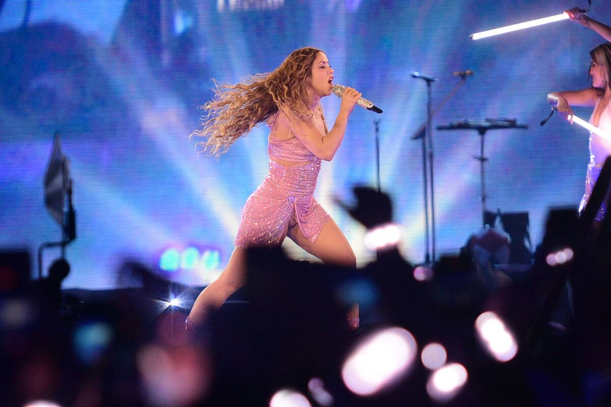 Comentario del show completo de Shakira en el Kempes: loba feroz e insaciable, a la que todo le queda bien 