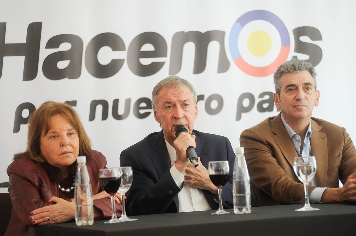 Chiche Duhalde junto a Juan Schiaretti y
Florencio Randazzo. Otros tiempos. (Archivo)