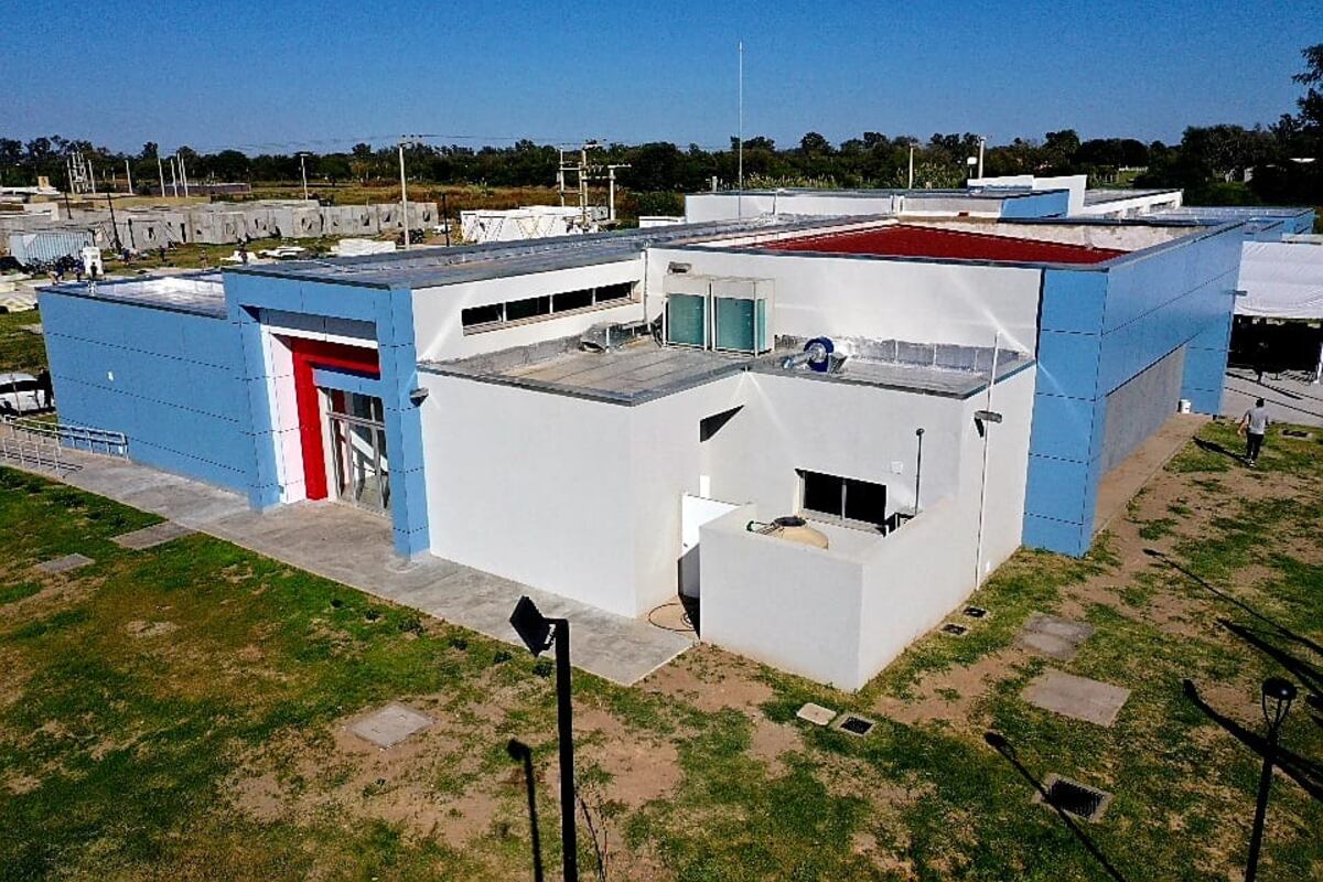 El edificio escolar de una escuela Proa inaugurado en Villa Nueva, semanas atrás. (Gobierno de Córdoba)