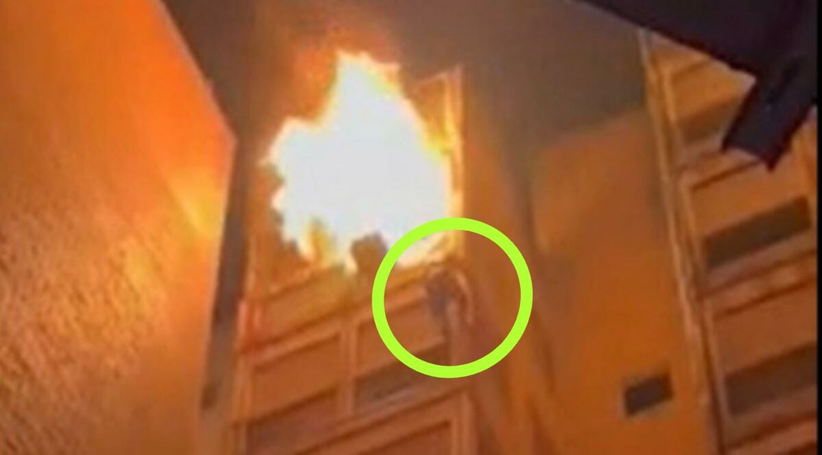 El dramático video del estudiante que logró escapar del trágico incendio en Nueva Córdoba. (Captura video ElDoce.tv)