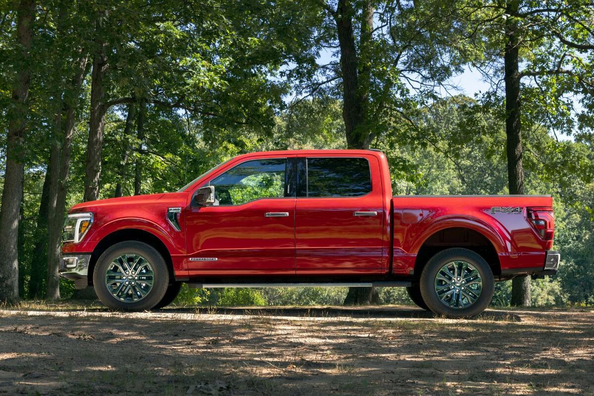 Ford F-150 Lariat.